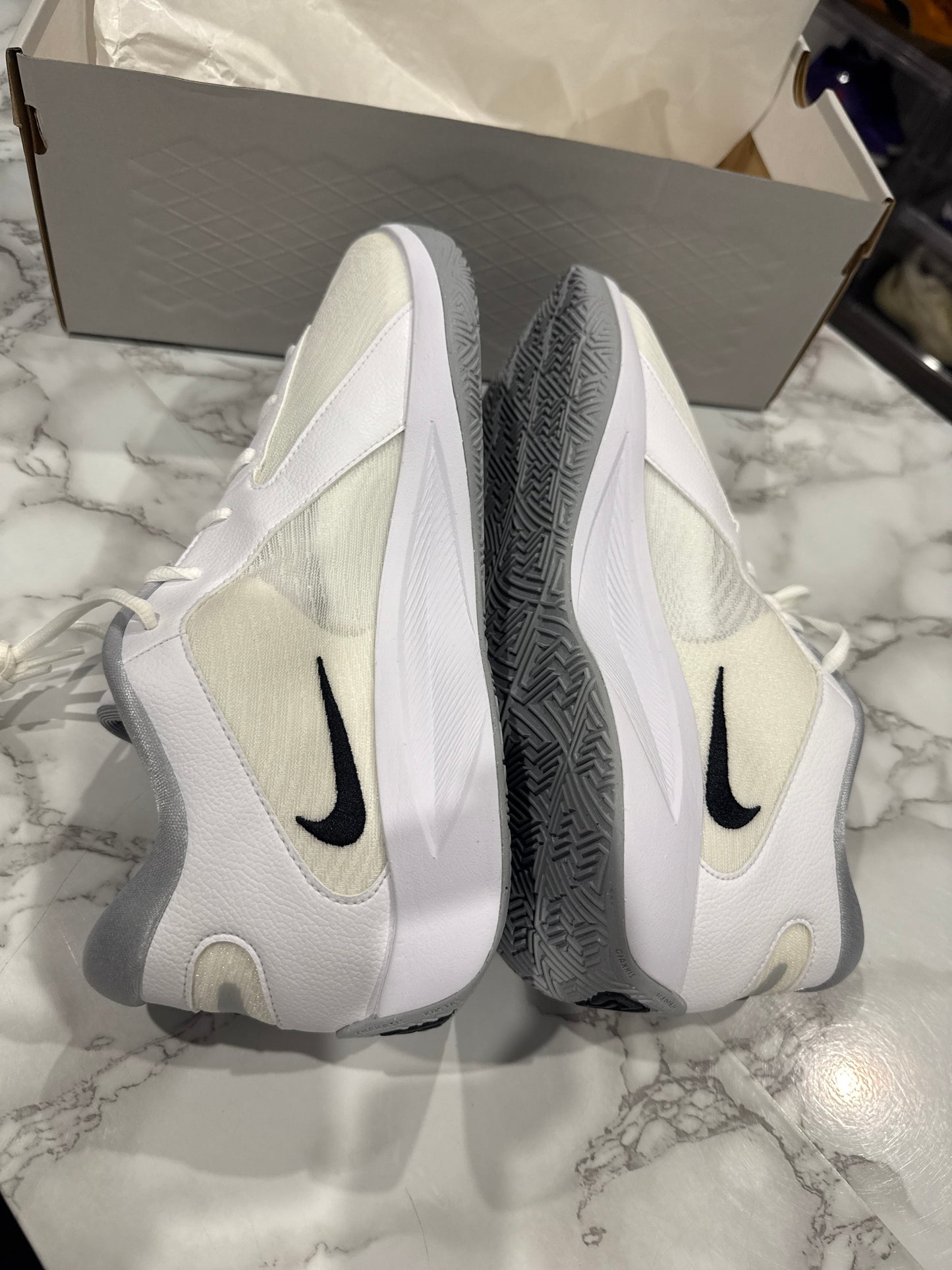 Giannis Freak 6 'White Black'