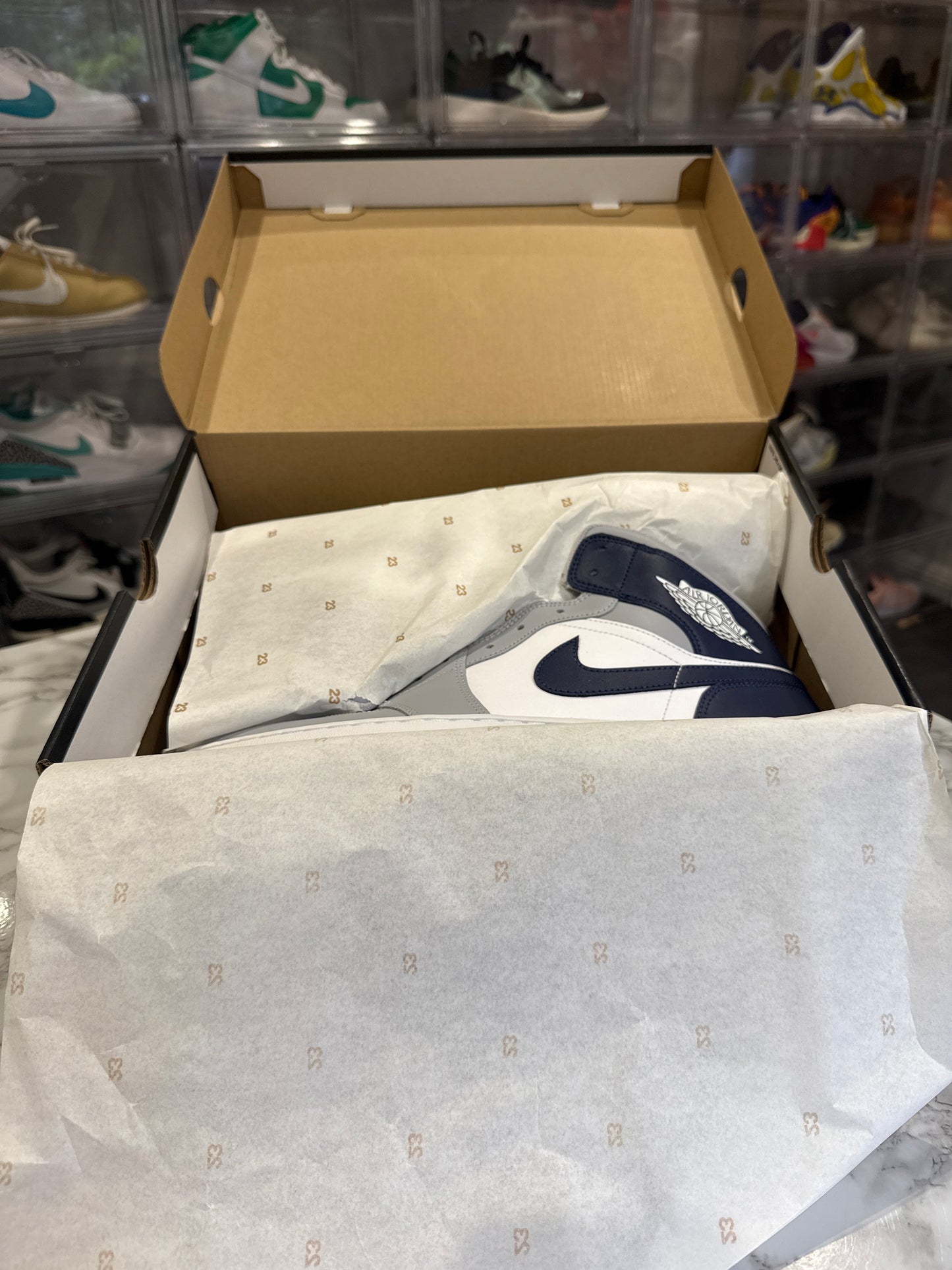 Air Jordan 1 Mid 'Wolf Grey Midnight Navy'