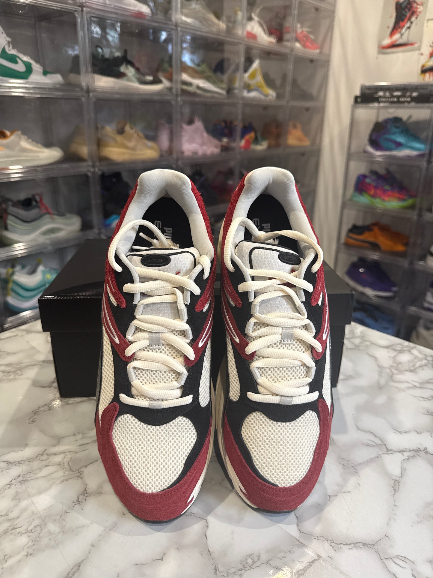 Extos 'Collector - Frosted Ivory Intense Red'