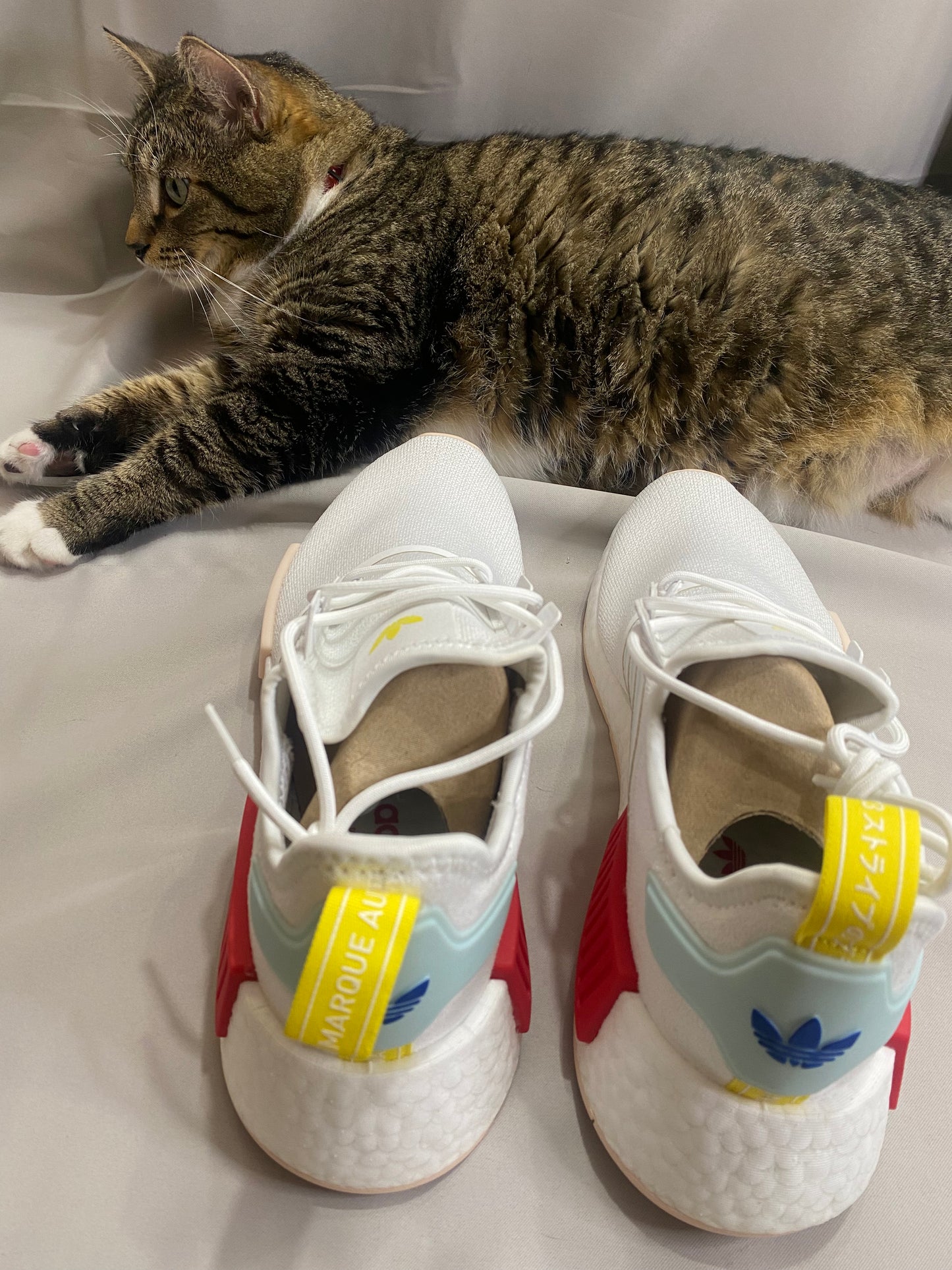 Wmns NMD_R1 'White Almost Blue'