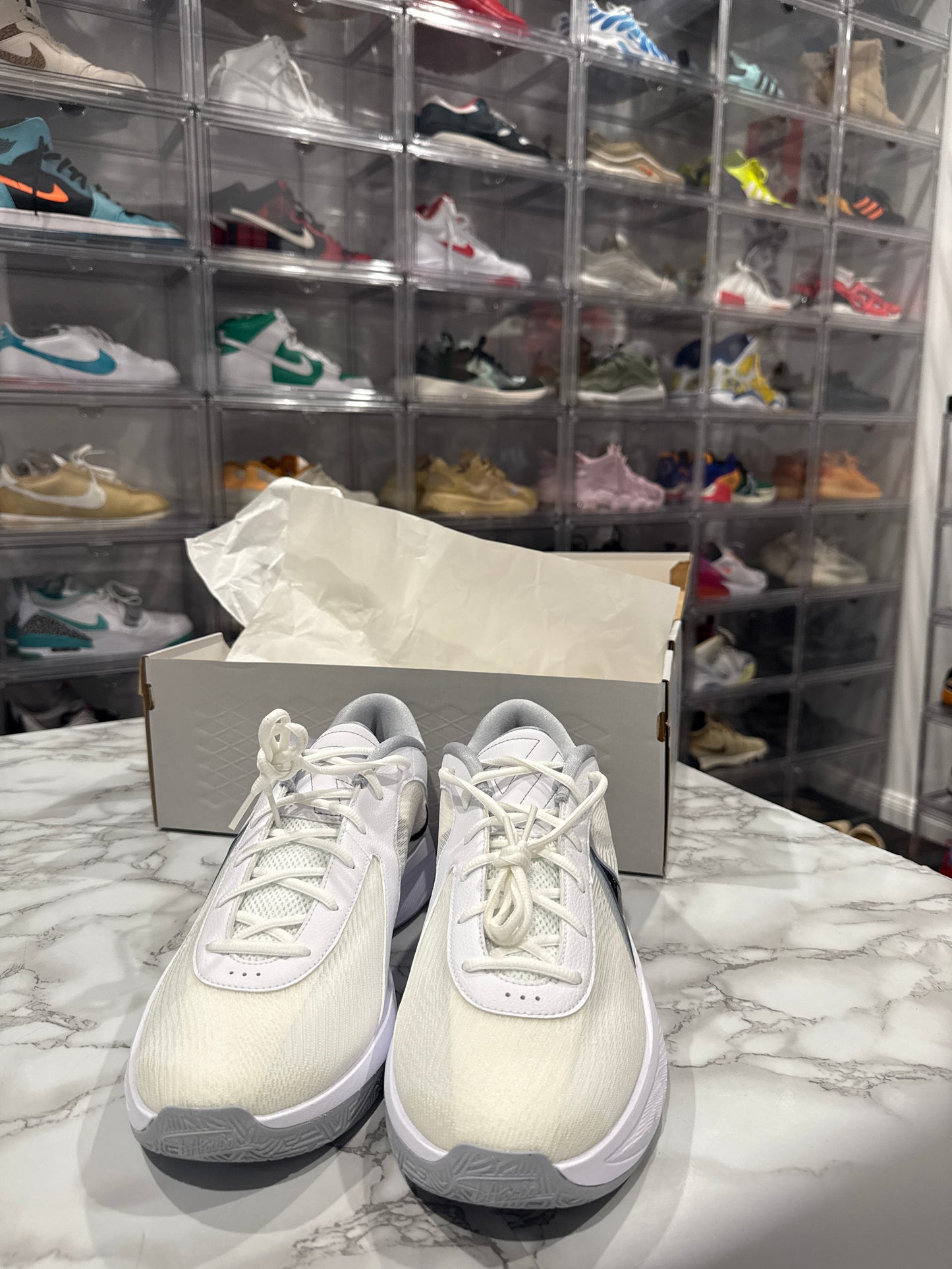 Giannis Freak 6 'White Black'