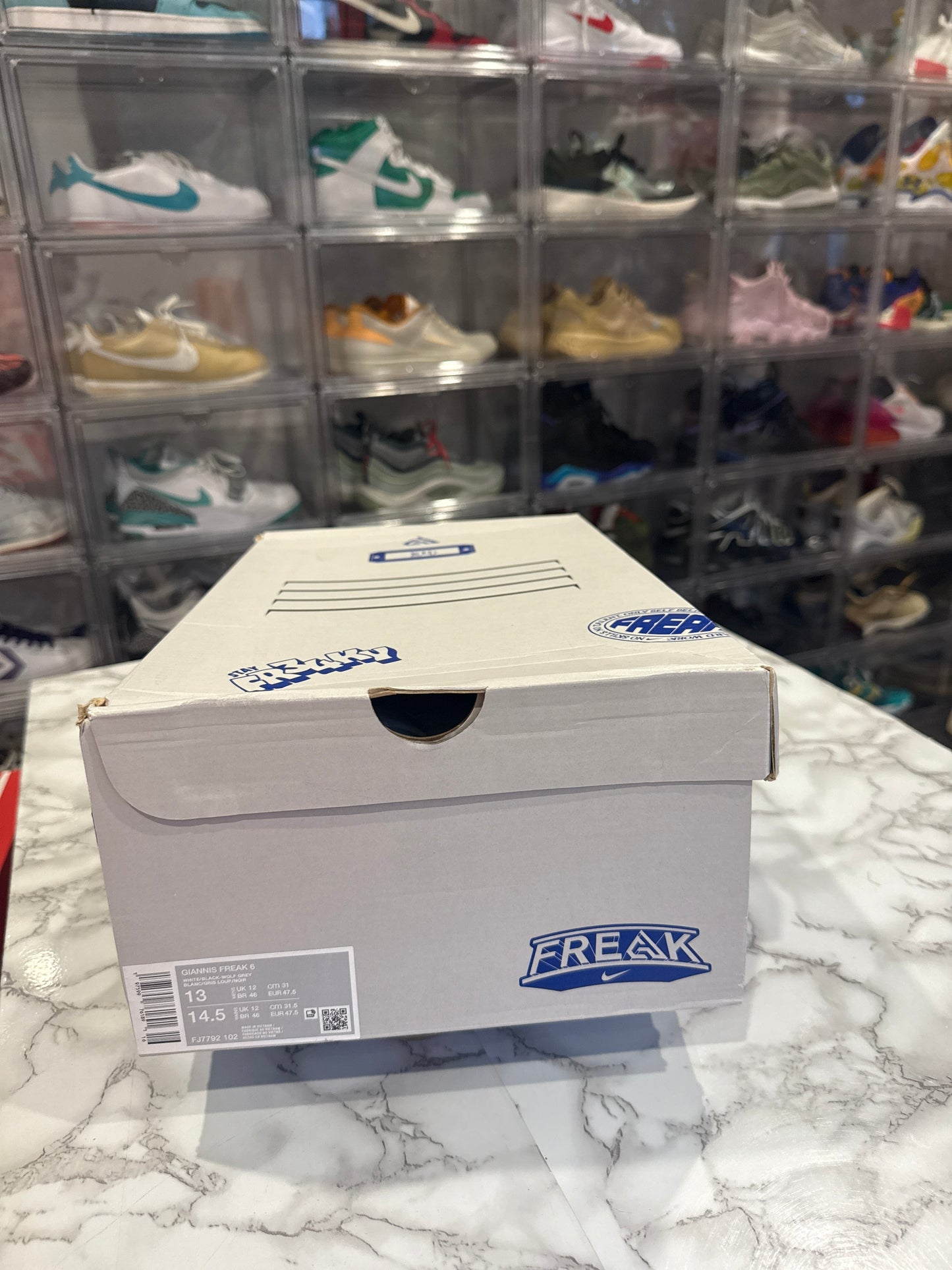 Giannis Freak 6 'White Black'