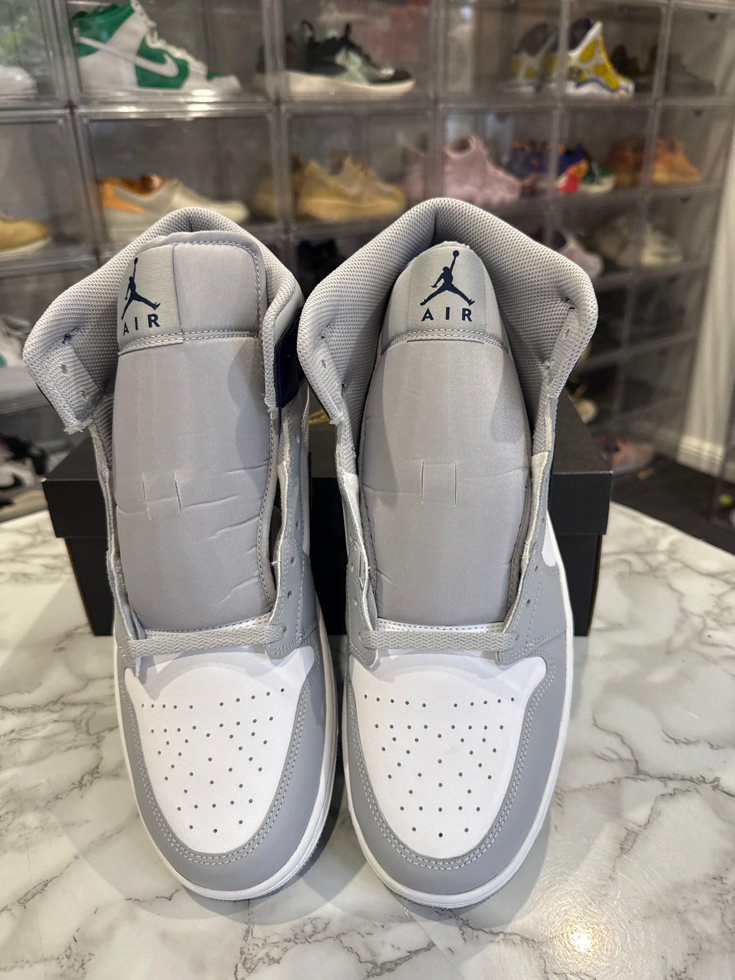 Air Jordan 1 Mid 'Wolf Grey Midnight Navy'