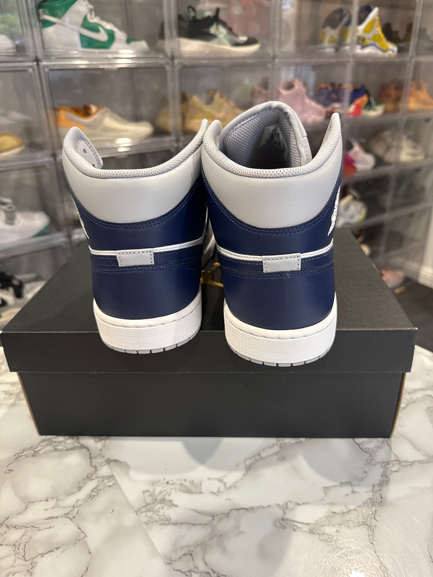 Air Jordan 1 Mid 'Wolf Grey Midnight Navy'