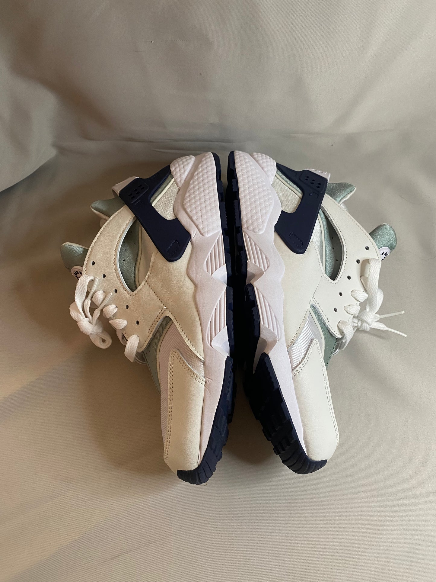 Wmns Air Huarache 'Photon Dust Mica Green'